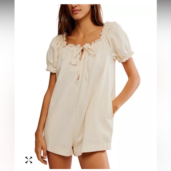 BNWT! Free people daisy denim romper in ivory